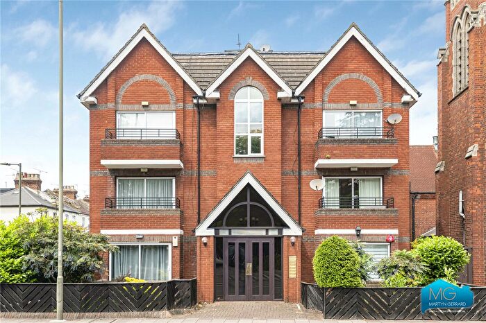 2 Bedroom Flat To Rent In Ballards Lane, Finchley Central, London, N3