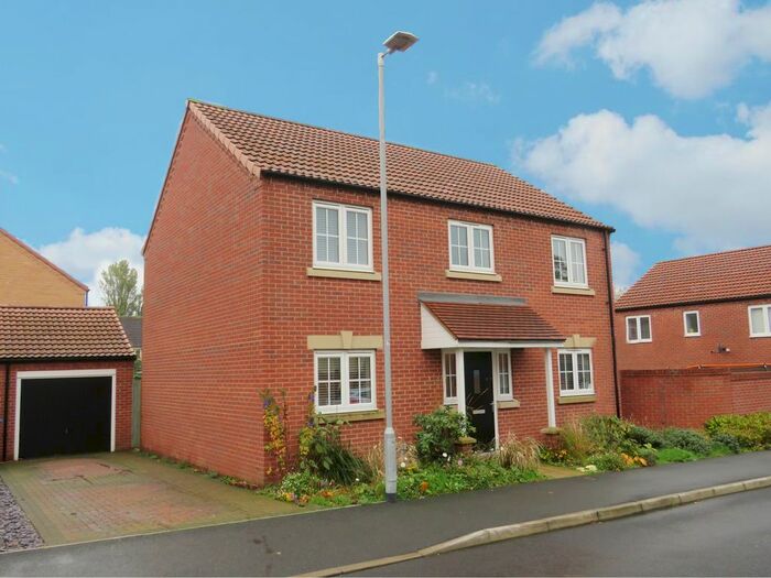 4 Bedroom Detached House For Sale In Lyon Avenue, Market Weighton, York, YO43