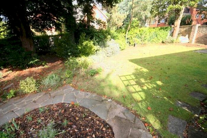 2 Bedroom Semi-Detached Bungalow To Rent In Orchehill Rise, Gerrards Cross, SL9