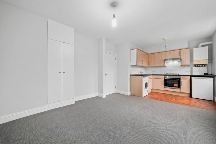 1 Bedroom Flat To Rent In Stockwell Road, London, SW9