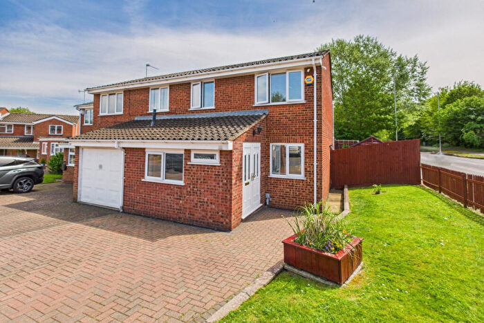 4 Bedroom End Of Terrace House For Sale In Berkeley Square, Hemel Hempstead, HP2