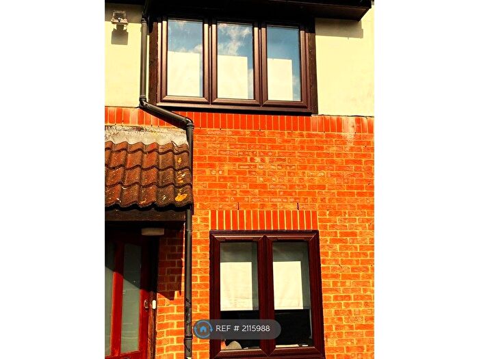 2 Bedroom Terraced House To Rent In Hayes Road, Greenhithe, DA9