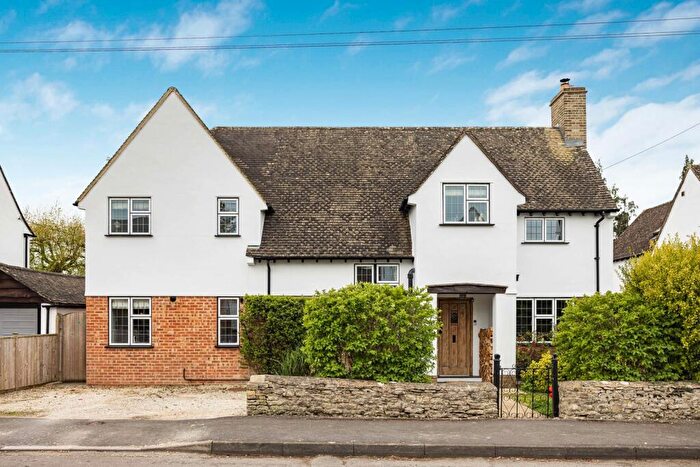 4 Bedroom Detached House For Sale In Shepherds Way, Cirencester, Gloucestershire, GL7