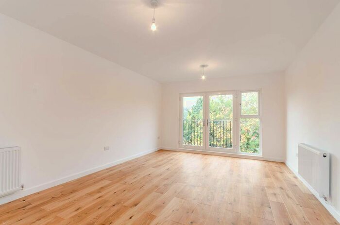 1 Bedroom Flat To Rent In Anerley Park, Crystal Palace, London, SE20