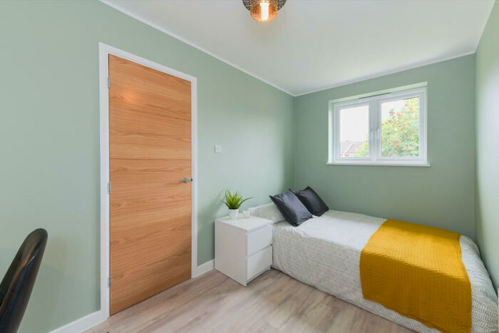2 Bedroom End Of Terrace House To Rent In Heron Drive, Lenton, Nottingham, NG7