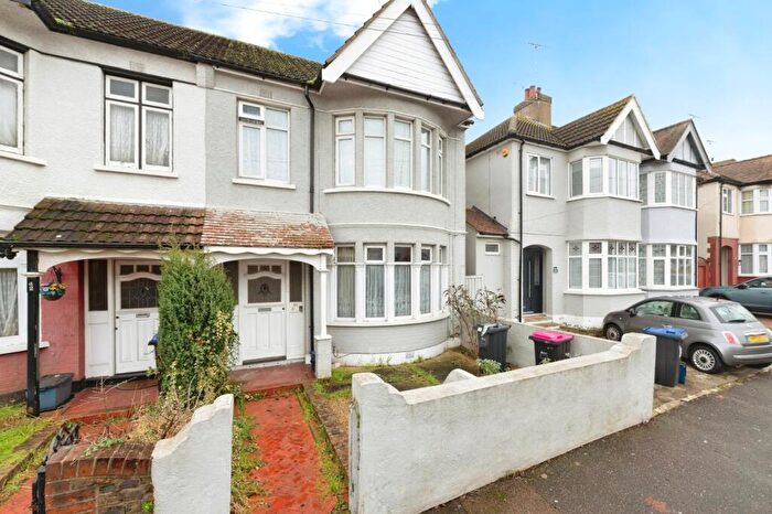 1 Bedroom Flat For Sale In Oakhurst Road, Southend-on-Sea, Essex, SS2