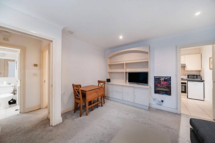 1 Bedroom Flat To Rent In Courtfield Road, South Kensington, London, SW7