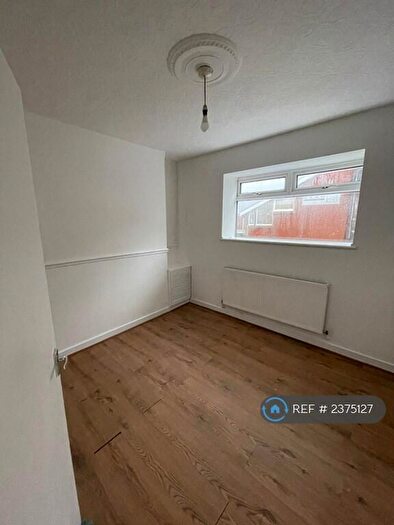 1 Bedroom Flat To Rent In High Street, Ferndale, CF43