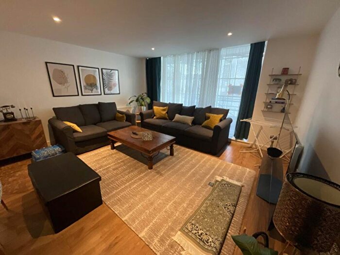 2 Bedroom Flat To Rent In Fathom Court, Basin Approach, London, E16