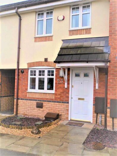 2 Bedroom Mews House To Rent In Dartington Road, Platt Bridge, WN2