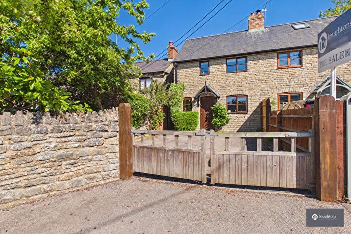 2 Bedroom Semi-Detached House For Sale In Park End, Croughton, NN13