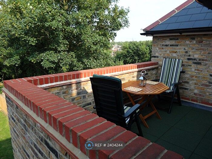 1 Bedroom Terraced House To Rent In Oakfield Road, London, N4
