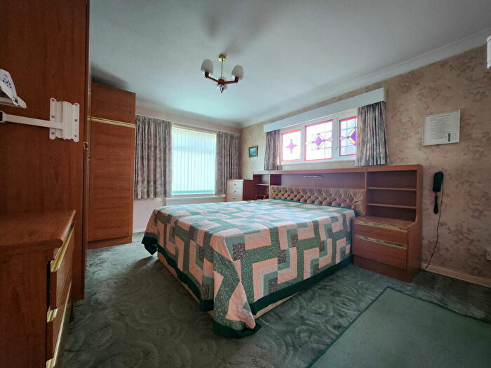 2 Bedroom Detached Bungalow For Sale In Langdale Avenue, Ramsgate, CT11