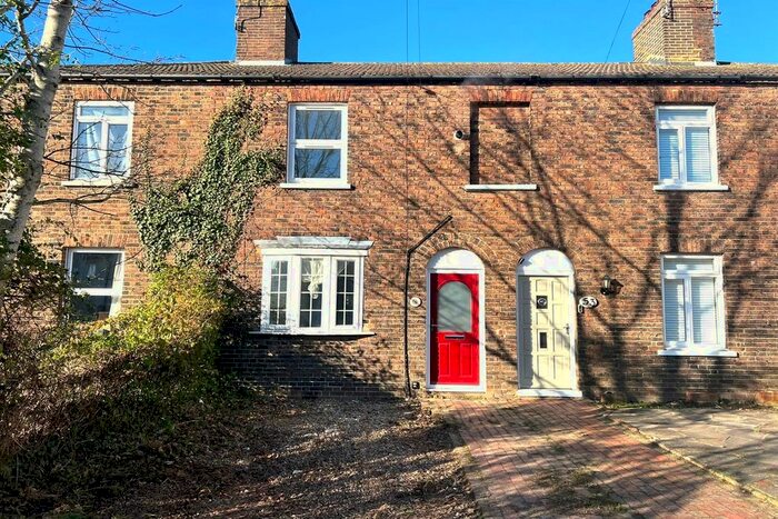 2 Bedroom Terraced House To Rent In Station Road, Horsham, RH13