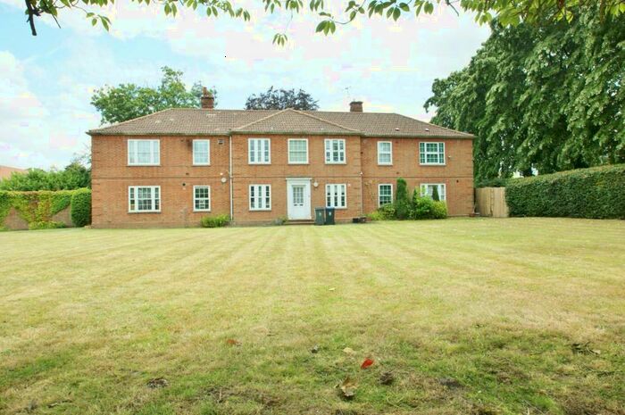 2 Bedroom Apartment To Rent In Orchehill Court, Orchehill Avenue, Gerrards Cross, Buckinghamshire, SL9