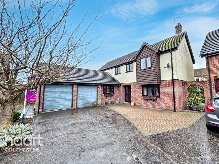 5 Bedroom Detached House For Sale In Bullfinch Close, Colchester, CO4