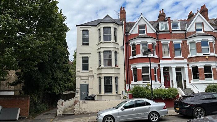 Studio To Rent In Lyncroft Gardens, London, NW6