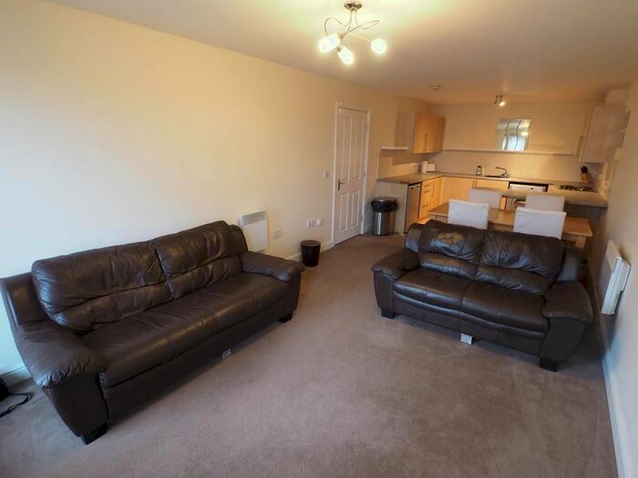 2 Bedroom Flat To Rent In Dunsley House, Hessle Road, Hull, HU4
