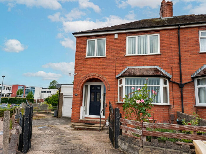 3 Bedroom Semi-Detached House For Sale In Barnett Grove, Little Chell, Stoke-on-Trent, ST6
