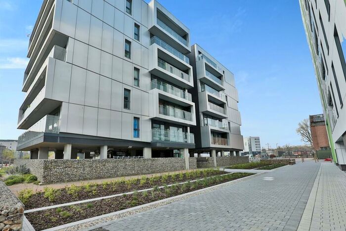 1 Bedroom Flat To Rent In Geoffrey Watling Way, Norwich, NR1