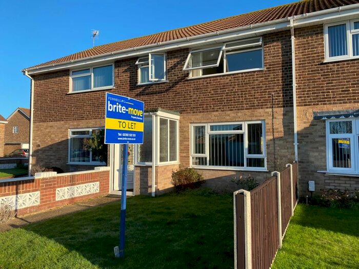 3 Bedroom End Of Terrace House To Rent In Cheyne Way, Lee On The Solent PO13