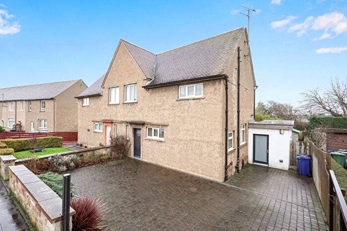 3 Bedroom Semi Detached House For Sale In Waverley Crescent, Bonnyrigg, Midlothian, EH19