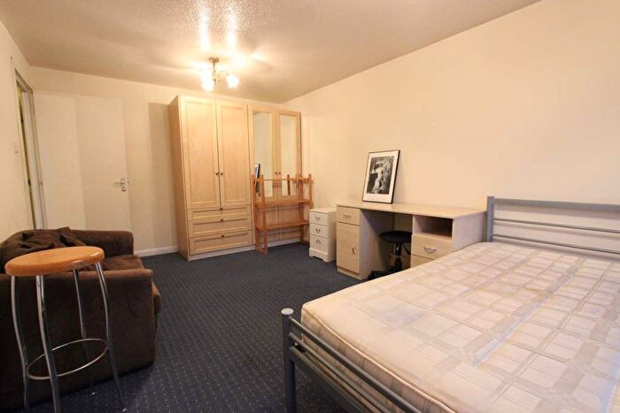 2 Bedroom Flat To Rent In Gresse Street, London, W1T