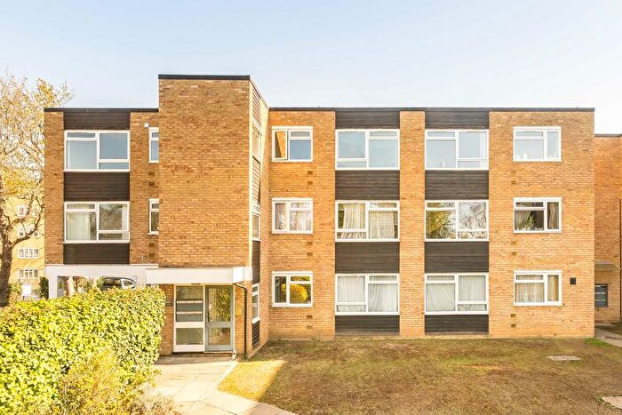 2 Bedroom Flat To Rent In Weir Road, Balham, SW12