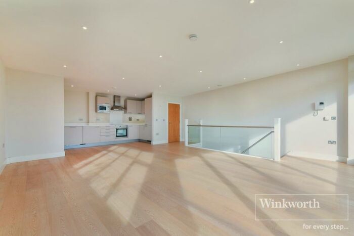 3 Bedroom Apartment To Rent In Park Road, Beckenham, BR3