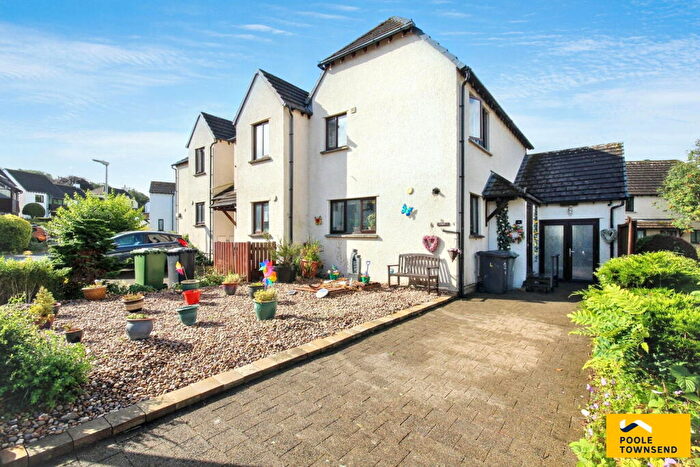 3 Bedroom End Of Terrace House For Sale In Howe Bank Close, Kendal, LA9