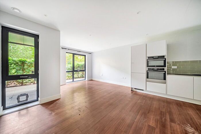 2 Bedroom Garage / Parking For Sale In Pipit Drive, London, SW15