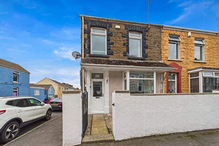 4 Bedroom End Of Terrace House For Sale In Danygraig Road, Port Tennant, Swansea, SA1