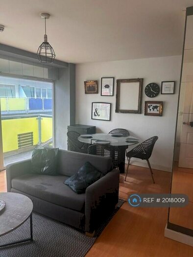 2 Bedroom Flat To Rent In Concord Street, Leeds, LS2