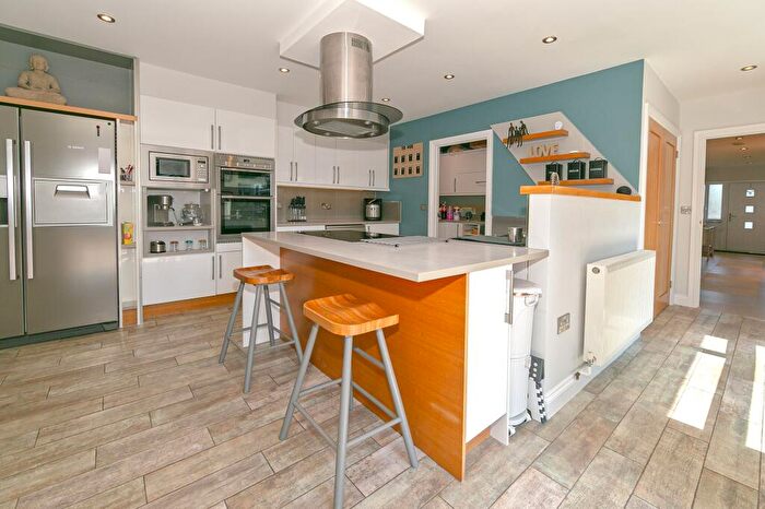 4 Bedroom Detached Bungalow For Sale In Whalley Drive, Bletchley, MK3