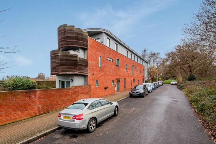2 Bedroom Flat For Sale In Norstead Place, London, SW15