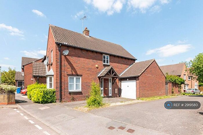 3 Bedroom Semi-Detached House To Rent In Coney Grange, Warfield, Bracknell, RG42