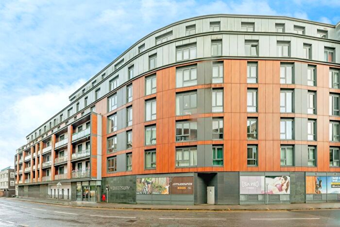 2 Bedroom Apartment For Sale In Queensway, Redhill, RH1