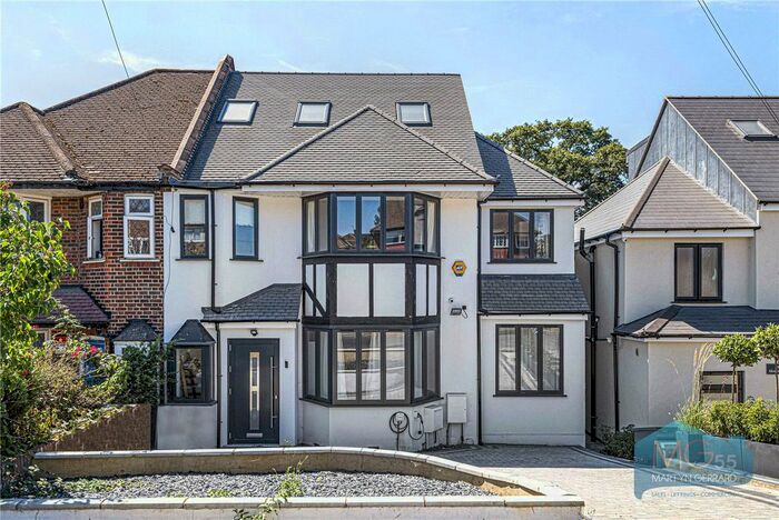 4 Bedroom Semi-Detached House To Rent In Morton Way, Southgate, London, N14