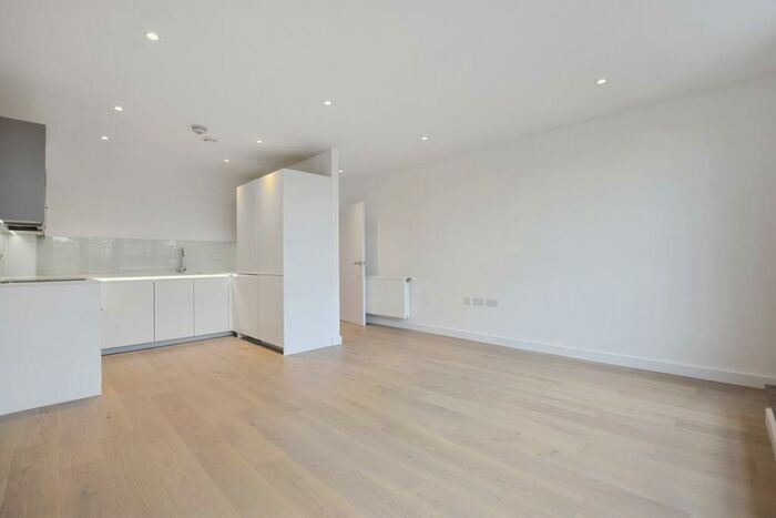 1 Bedroom Flat To Rent In Wilkinson Close, NW2