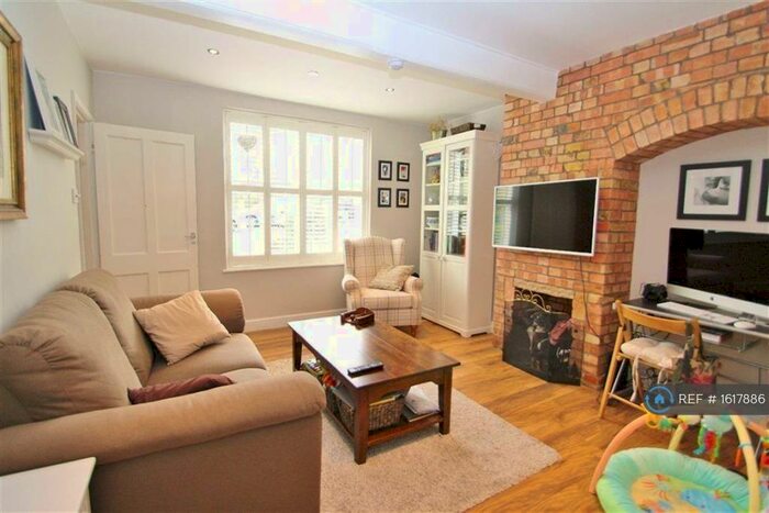 2 Bedroom End Of Terrace House To Rent In Garendon Road, Morden, SM4