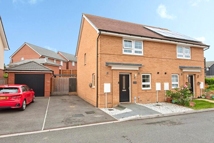 3 Bedroom Semi-Detached House For Sale In Belpaire Close, Lower Stondon, Henlow, Hertfordshire, SG16