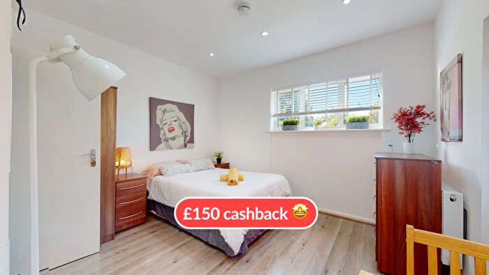 Studio To Rent In Blenheim Gardens, London, NW2