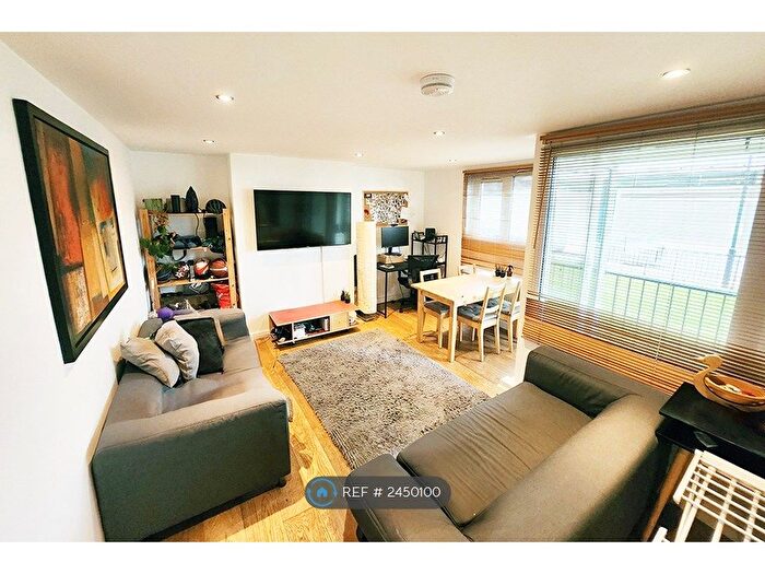 3 Bedroom Maisonette To Rent In Clarence Crescent, London, SW4