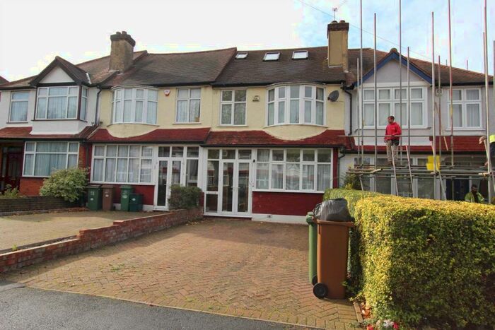 5 Bedroom Terraced House To Rent In Stoneleigh Avenue, Worcester Park, KT4