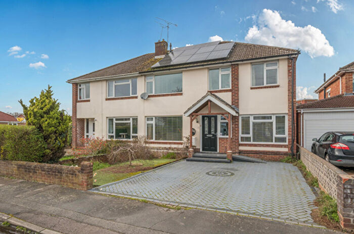 4 Bedroom Semi Detached House For Sale In Brackley Way, Totton, Southampton, SO40