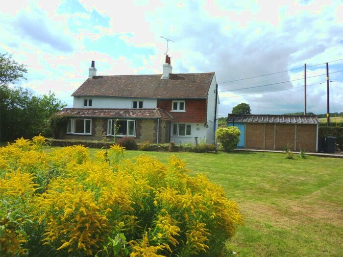 3 Bedroom House To Rent In Pitt Farm, Frensham, Farnham, Surrey, GU10