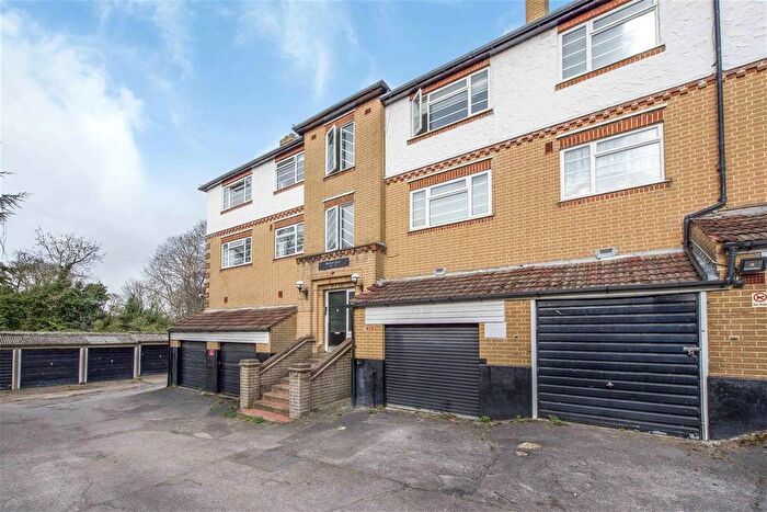 2 Bedroom Flat For Sale In Churchview Road, Twickenham, TW2