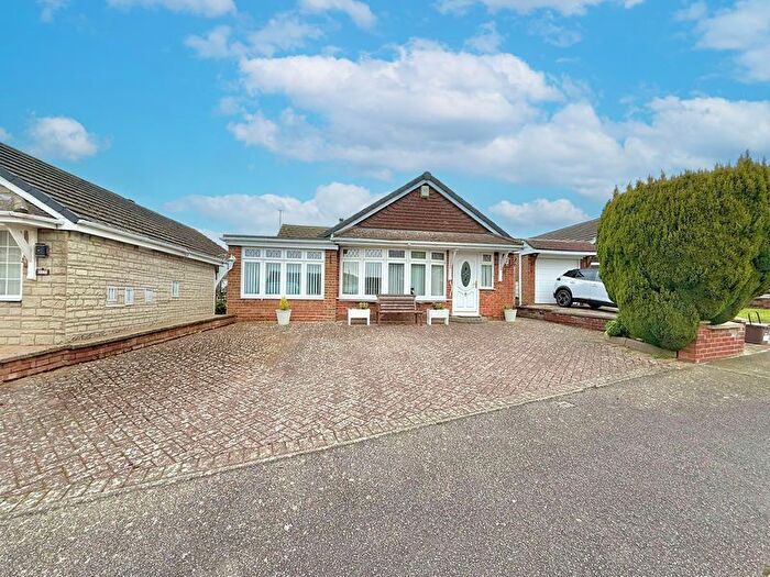 3 Bedroom Detached Bungalow For Sale In Barley Brow, Dunstable, LU6
