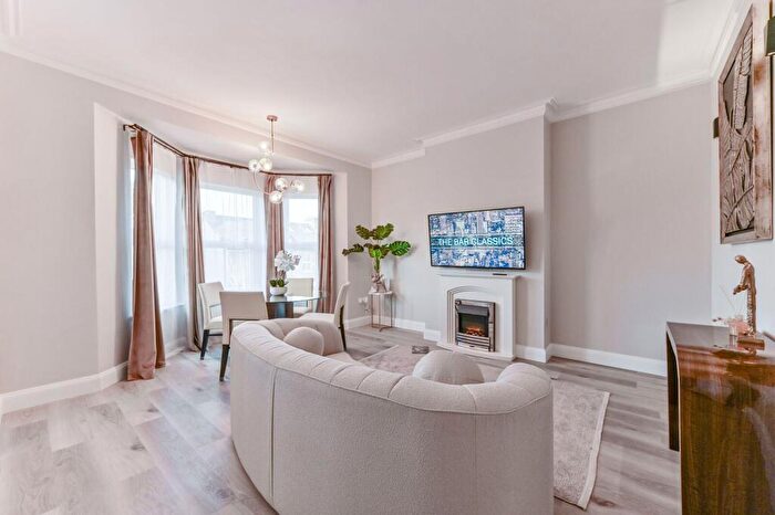 3 Bedroom Flat To Rent In Alexandra Road, Croydon, CR0