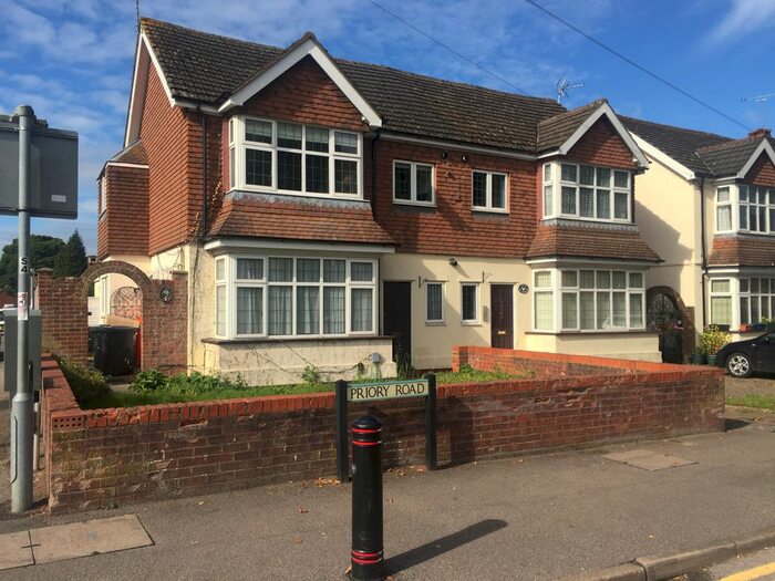 2 Bedroom Flat To Rent In Priory Road, Dunstable, LU5